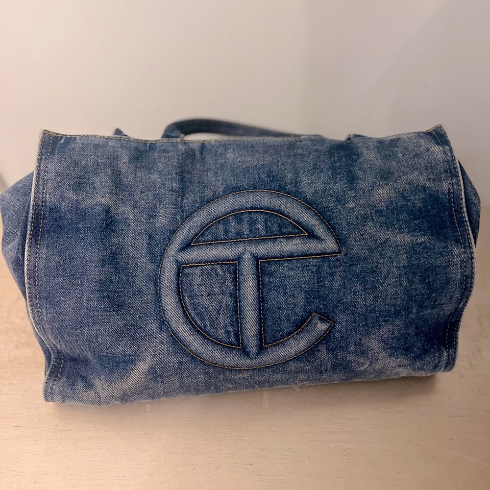 Médium telfar denim bag